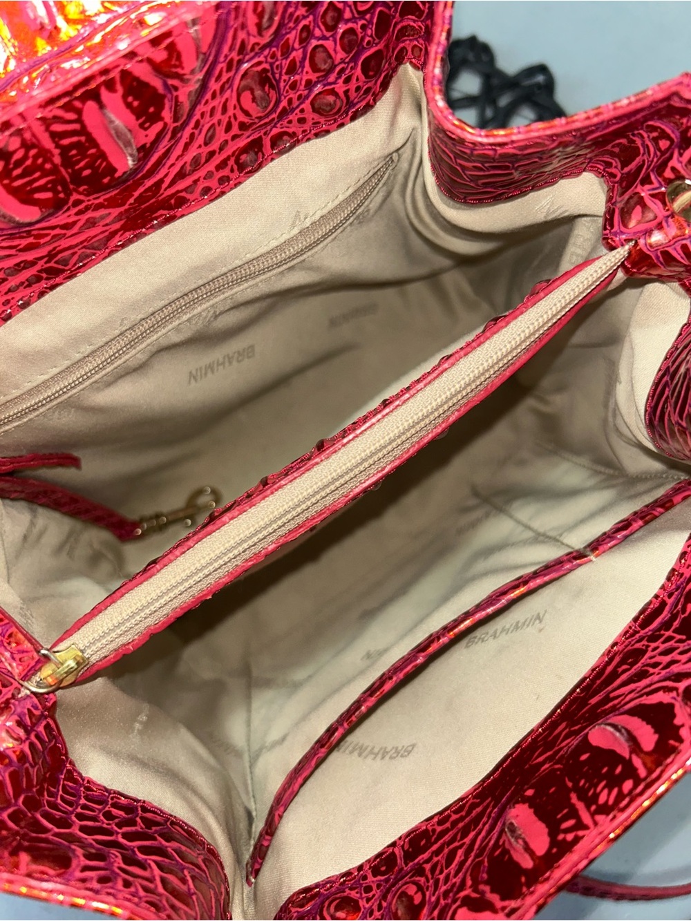 ♥️ Brahmin Margo Metallic Red Dragon Crossbody & Matching Small Veronica Wallet - Picture 7 of 15
